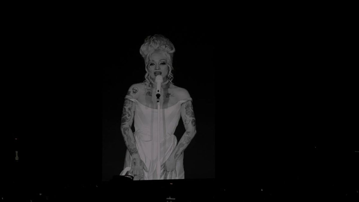 La cantante chilena ofreció una noche marcada por el romance, el despecho y la teatralidad. Tadeo Gómez