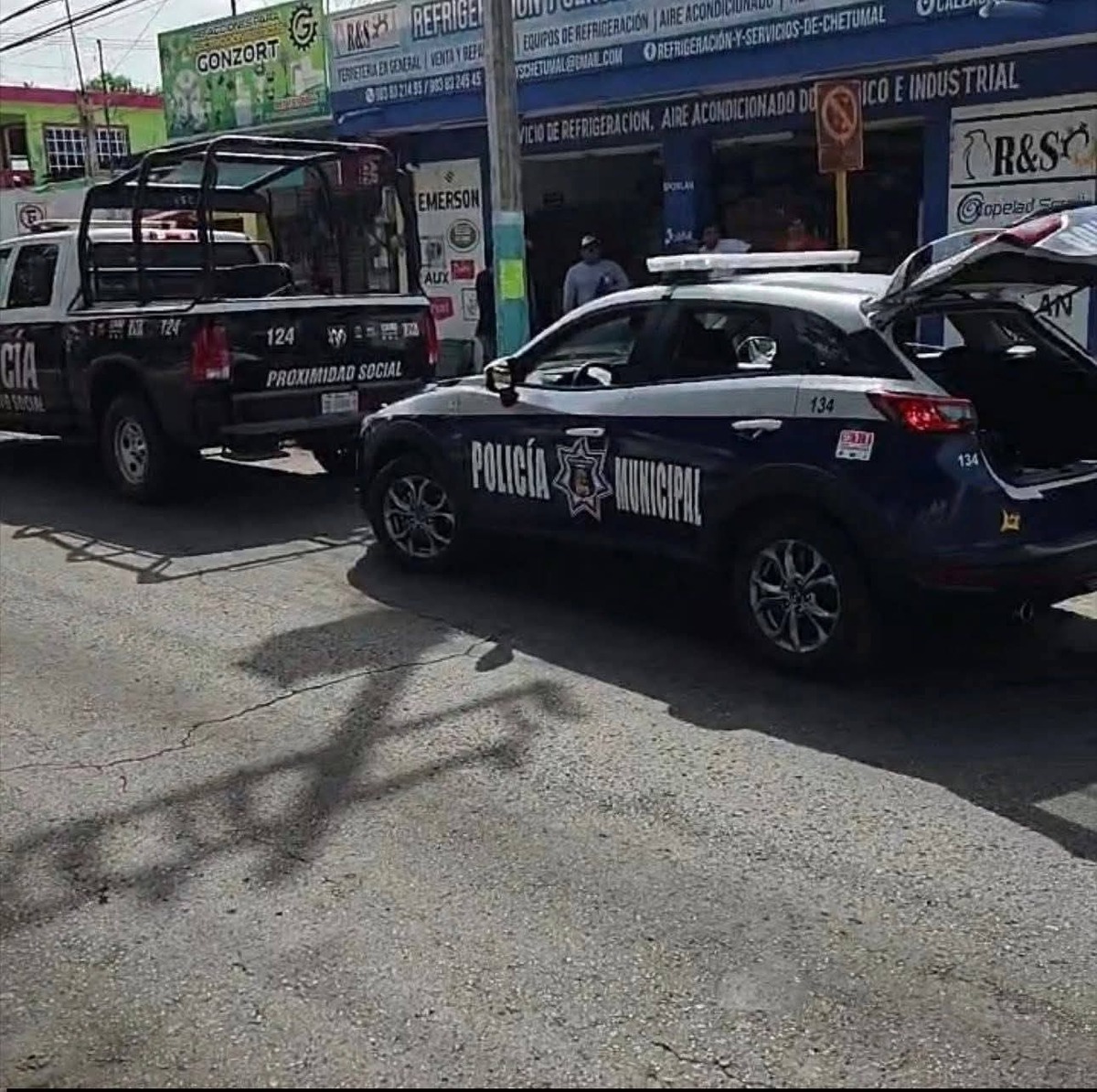 Civiles denunciaron que el hombre portaba un cuchillo y se comportaba amenazadoramente.