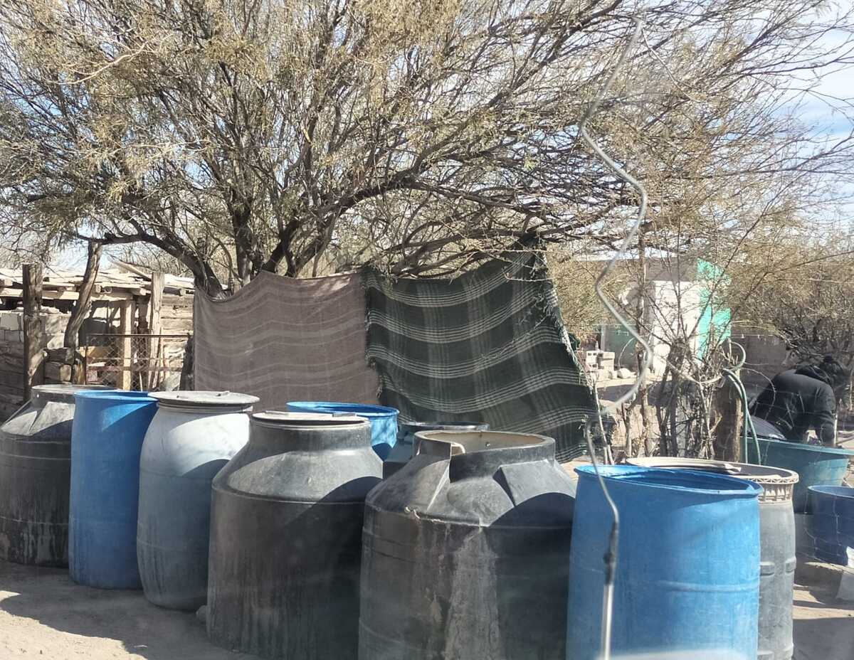 En Coahuila, gastan hasta mil pesos al mes para comprar agua en San Pedro. | Damián Ramírez.