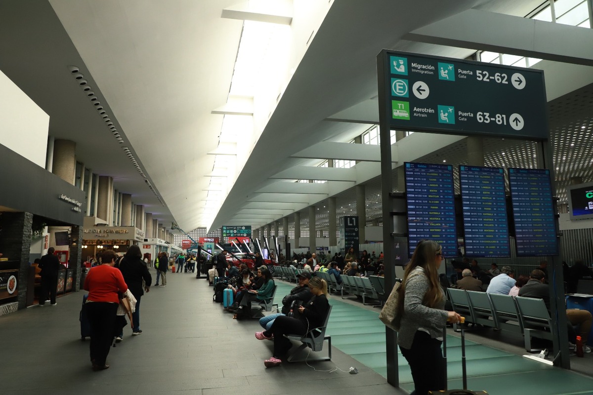 Entre las opciones de transporte más utilizadas para salir de las terminales se encuentra Uber. (Foto: Juan Carlos Bautista)