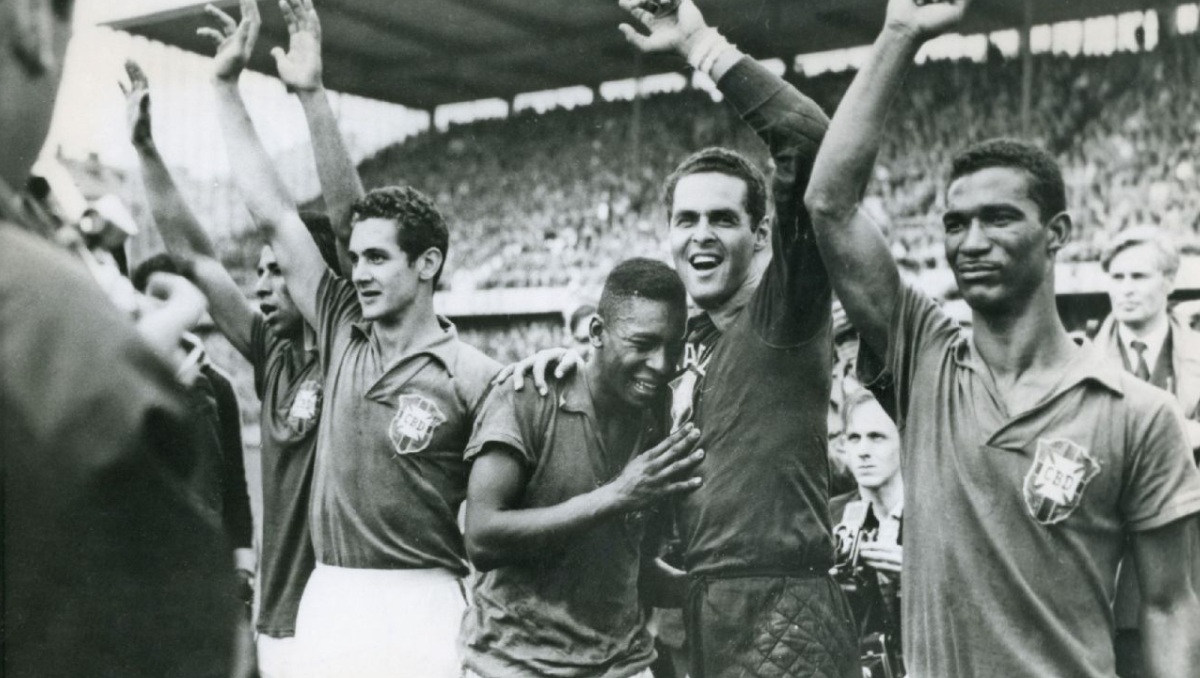 Pelé debutó un Mundial en Suecia 1958, donde Brasil fue campeón (AP)
