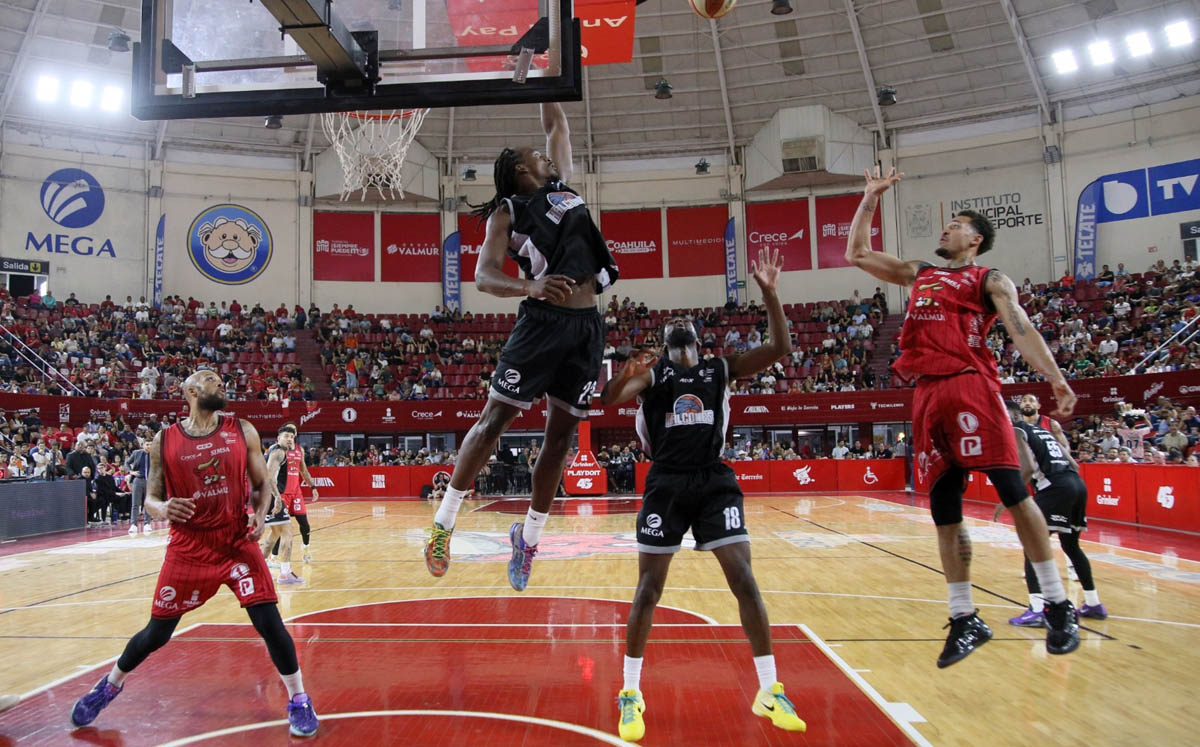 Toros vence a Halcones y empata la serie. | Foto: Martín Piña