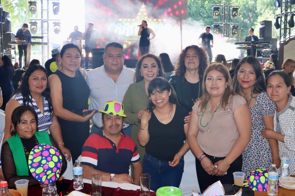Celebración del Día de la Maestra y el Maestro en Actopan. (Cortesía)