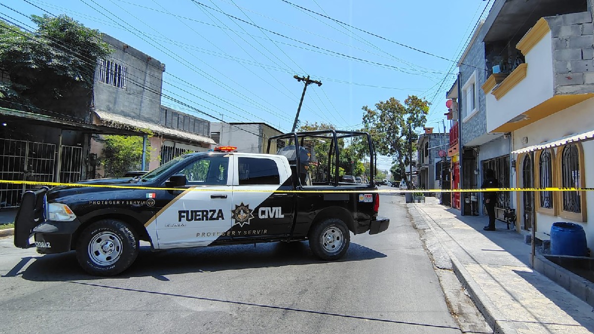 El cierre de vialidades provocó un fuerte congestionamiento vial sobre la avenida Raúl Rangel Frías. | Agustín Martínez