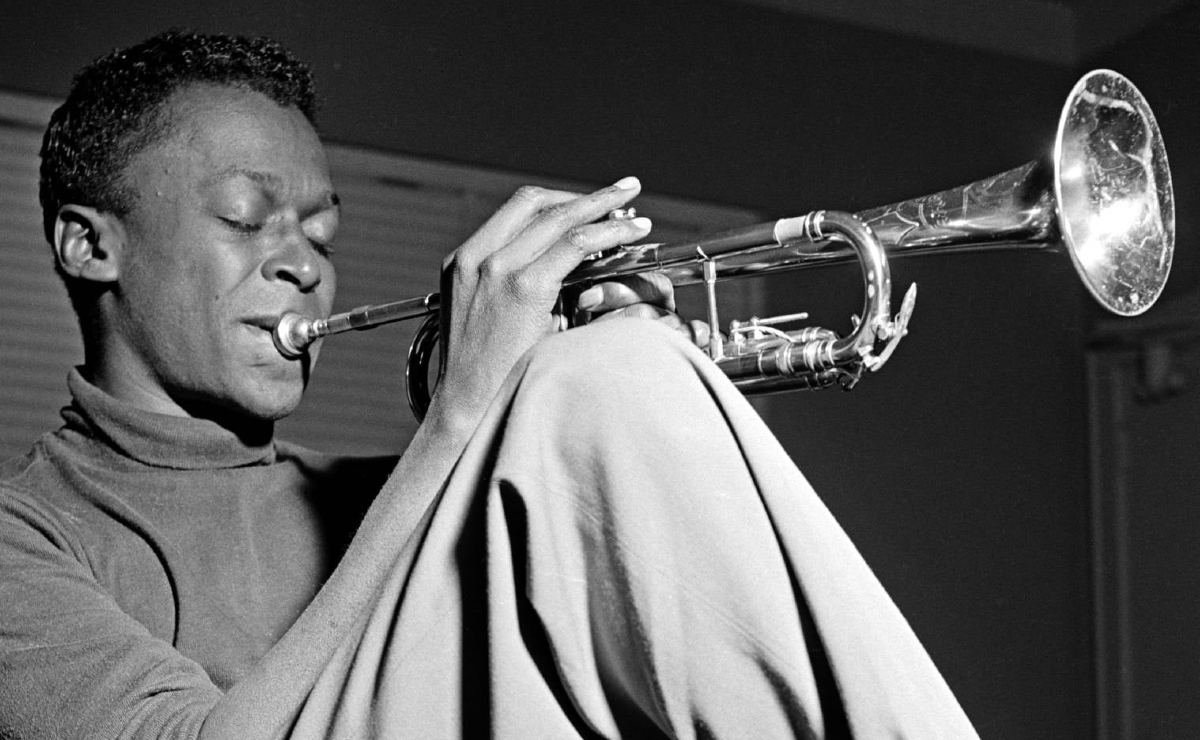 El compositor nació el 26 de mayo de 1929 en Alton, Illinois, y murió el 28 de septiembre de 1991, en California. (Miles Davis Official Site)