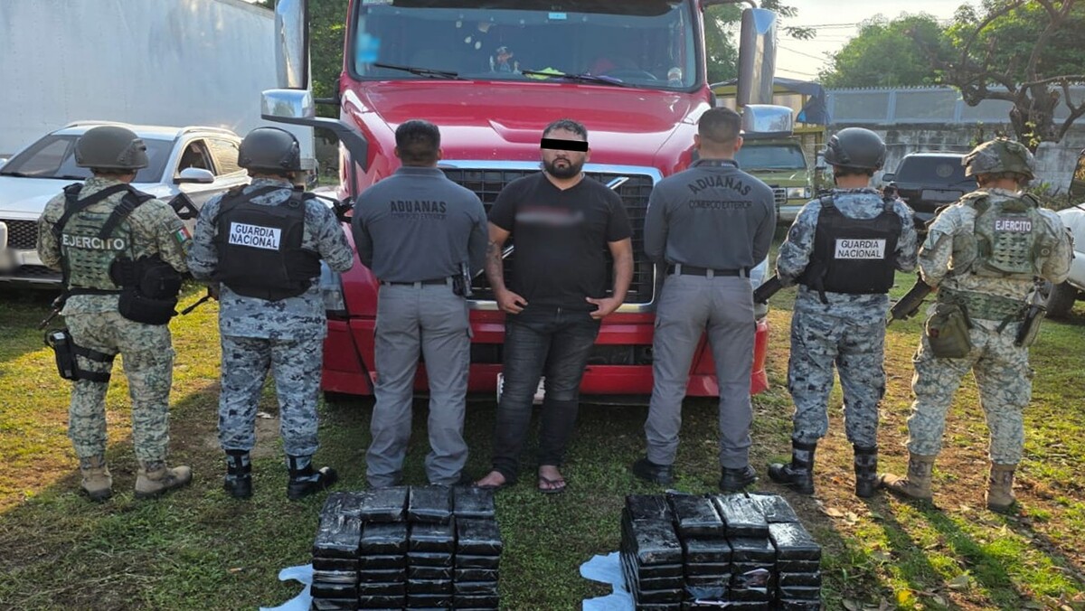 En Huixtla, en la zona de carga de la aduana, aseguraron 100 kilos de cocaína  y detuvieron a su conductor. | Especial