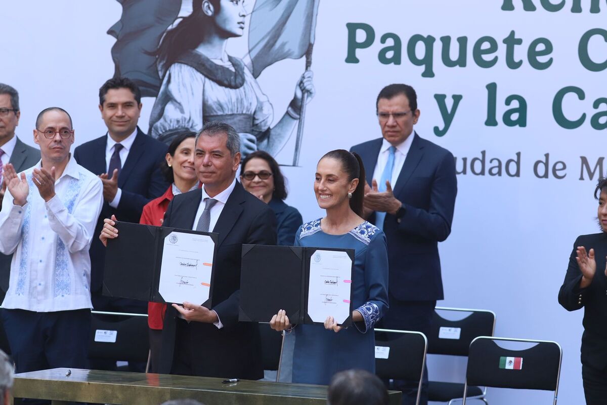 La Presidenta y el titular de la SHCP renovaron el PACIC con empresarios. | Foto: Octavio Hoyos