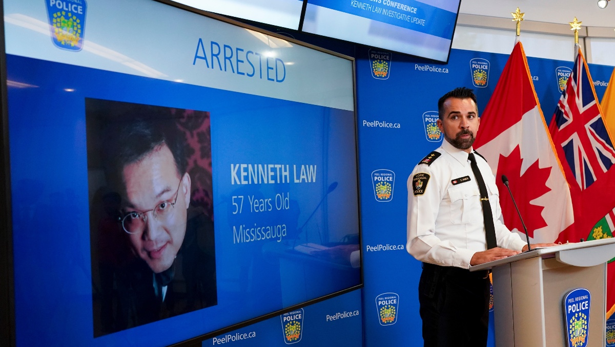 Simon James, jefe policial de la región de York, en conferencia de prensa en Mississauga, Ontario, Canadá. | AP