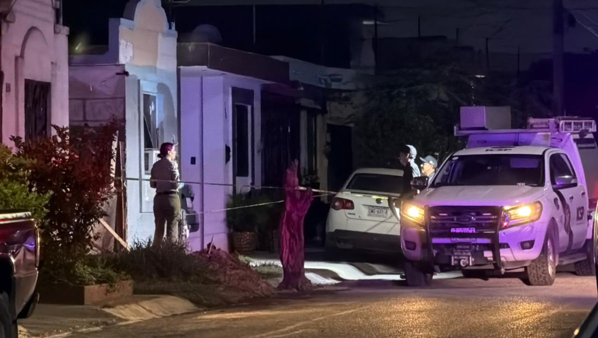Autoridades localizaron un casquillo percutido en la calle y otros dos más en la cochera. Fernanda Pérez