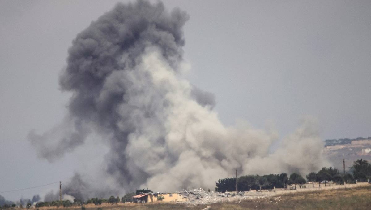 El ejército israelí pidió a los pueblos evacuar antes de los ataques. | Foto: AFP
