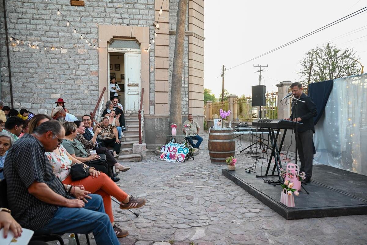 En Lerdo, un éxito noche bohemia en Chalet Gorosave. | Luis Alatorre.