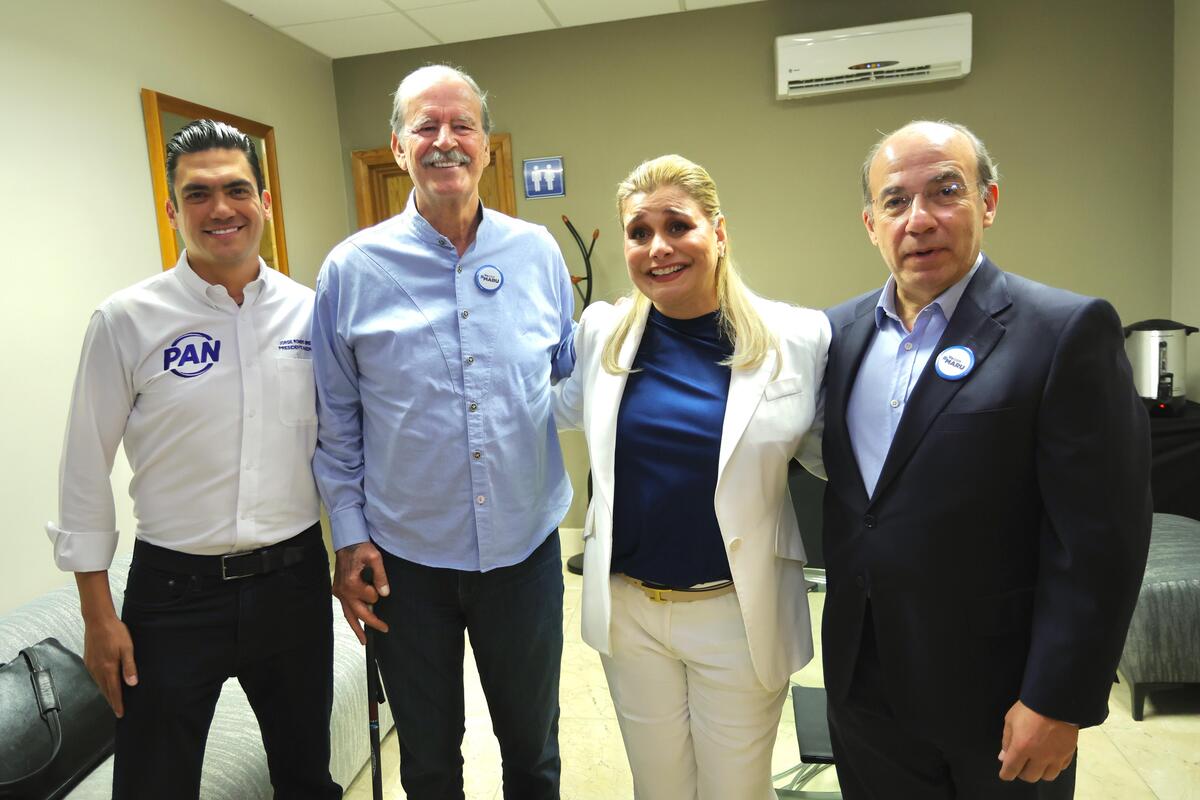 Maru Campos estuvo acompañada por la dirigencia nacional del PAN y los expresidentes Calderón y Fox. | Foto: Especial