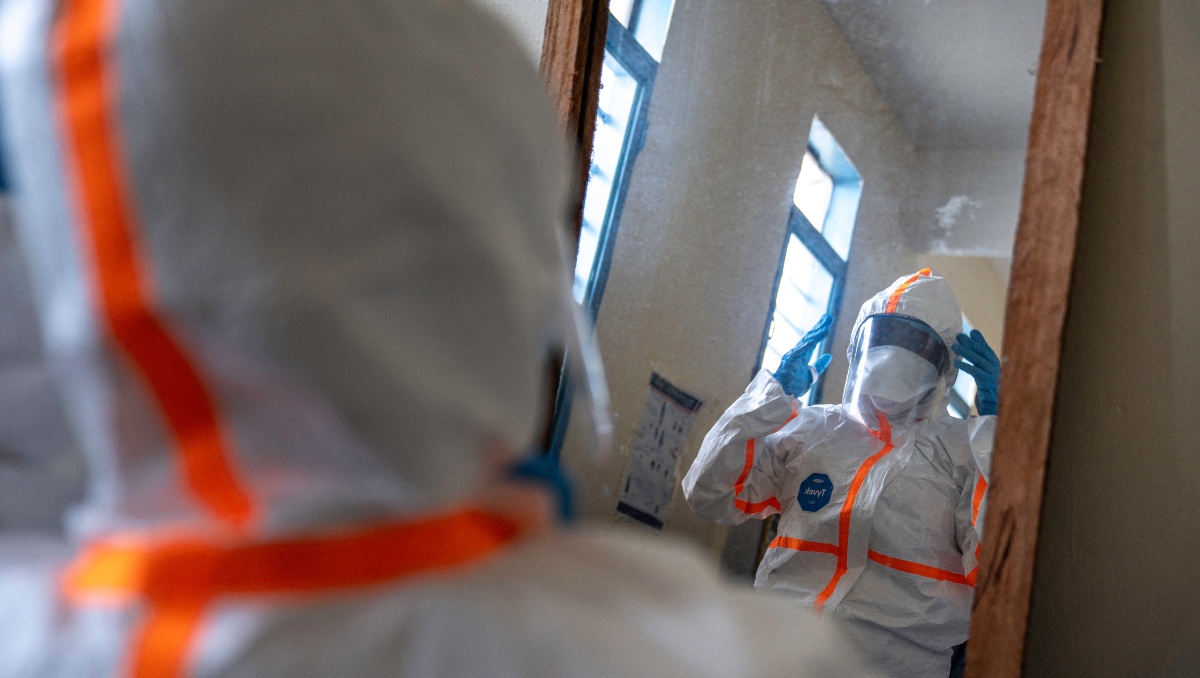 Aislan a paciente en hospital en Italia. | AFP