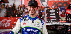 Daniel Suárez, piloto mexicano de NASCAR le dedicó su victoria en Charlotte de la NASCAR Cup Series a su mentor Kyle Bush.