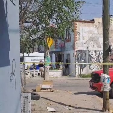 Las diligencias se realizaron en un inmueble tipo dúplex ubicado en la esquina de las calles Del Escudo y De la Lira, zona que permaneció acordonada.