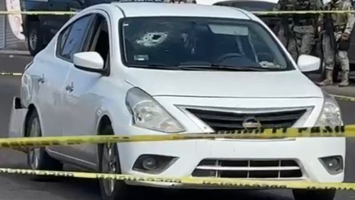 La agresión ocurrió mientras el policía circulaba en una vialidad. | Especial