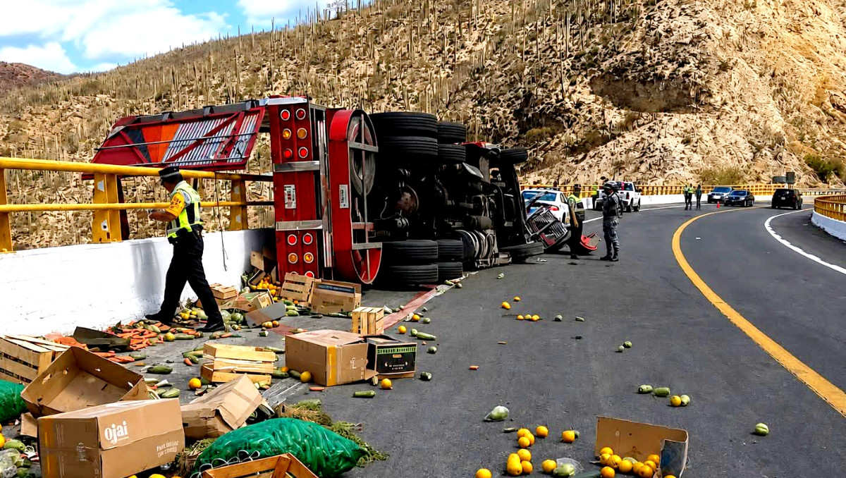 Choque en la supercarretera Cuacnopalan-Oaxaca | Especial