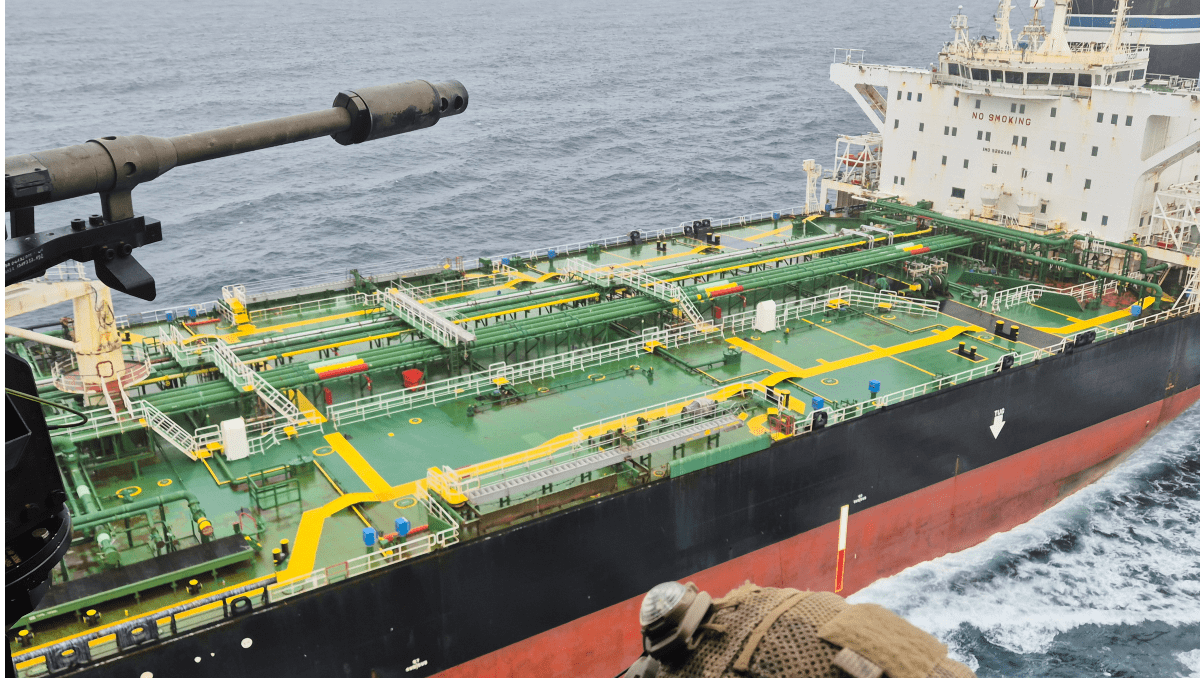 Francia intercepto un nuevo petrolero procedente de Rusia sujeto a sanciones internacionales, identificado como el Tagor. | AP