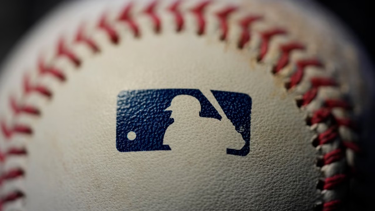 Advierten a MLB que un tope salarial recortaría ingresos y afectaría prospectos (AP)