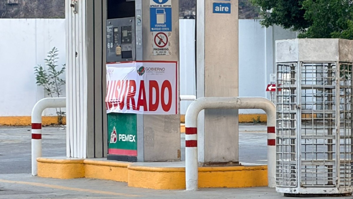 Clausuran gasolinera en Iguala por operar sin licencia. | Foto: Especial
