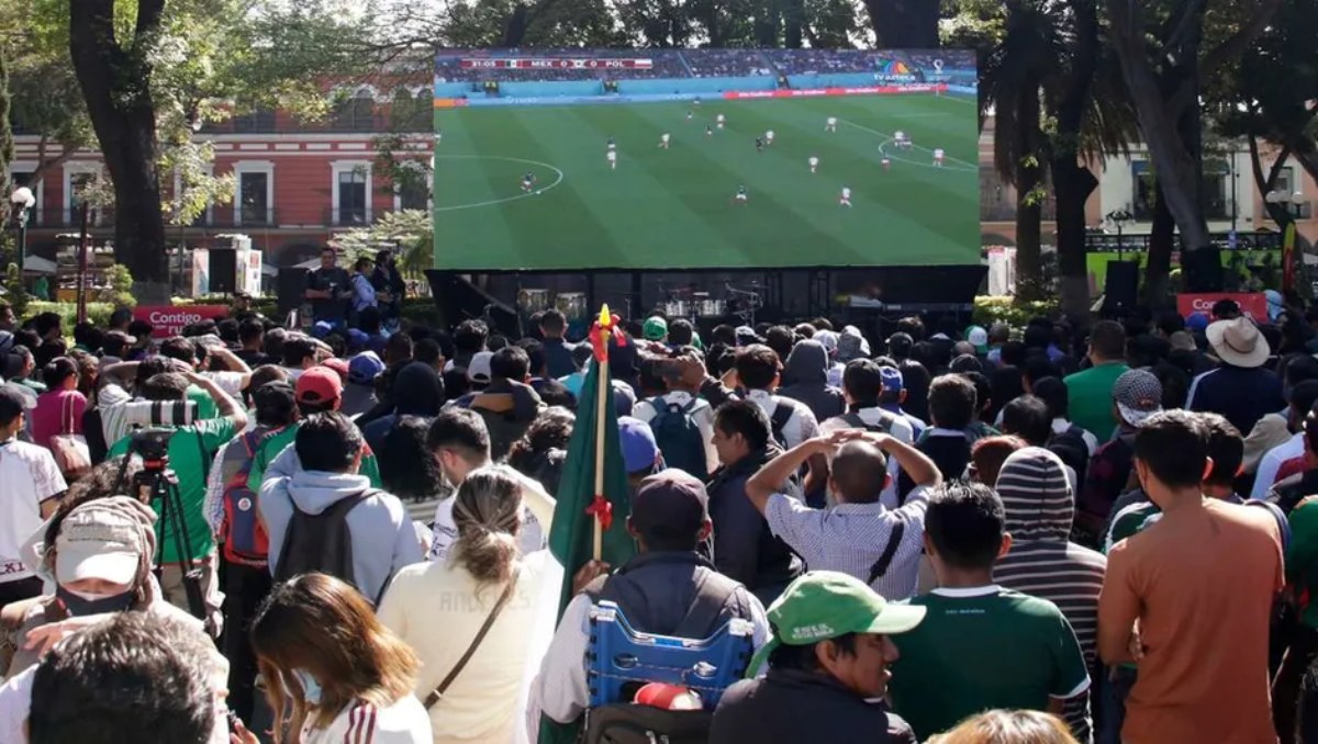 Instalarán pantallas gigantes en Puebla por Mundial | Archivo MILENIO