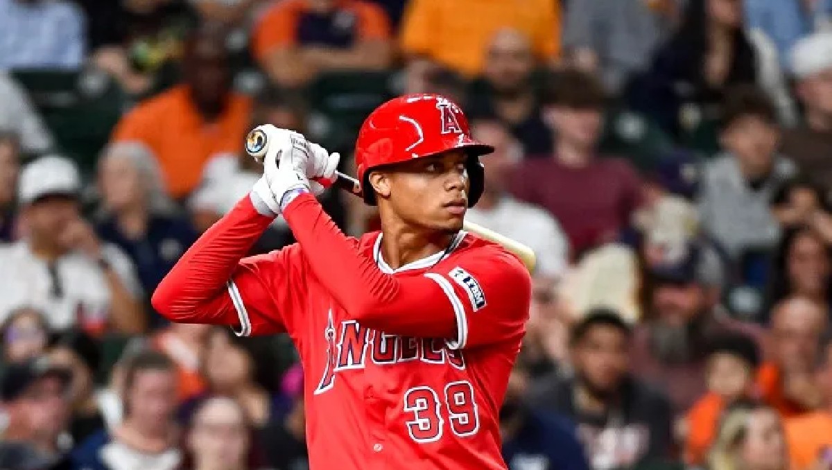 Jordyn Adams, de Grandes Ligas al futbol americano colegial con 26 años (AFP)