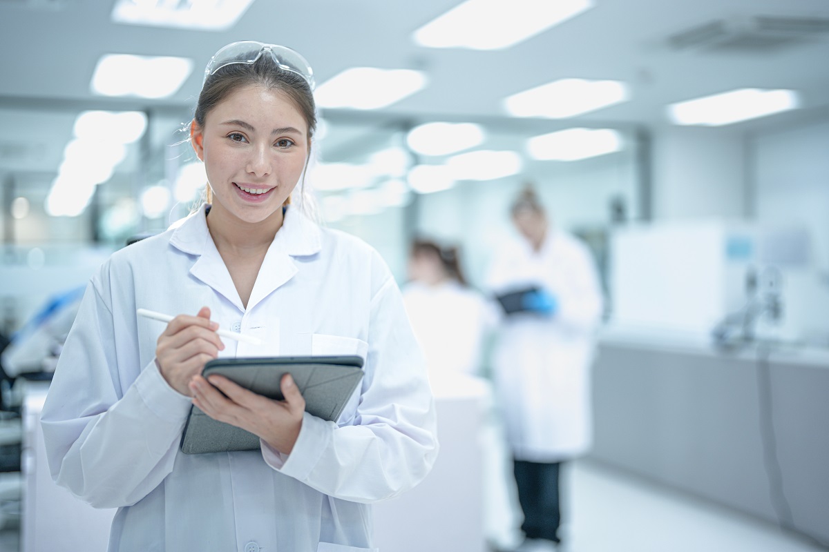 Además de mejores salarios, ofrecen oportunidades en sectores estratégicos de innovación y tecnología. (Shutterstock)