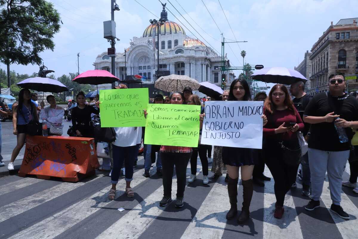 Un profesor terminó con su ojo lastimado durante esta ola de violencia (Javier Ríos).