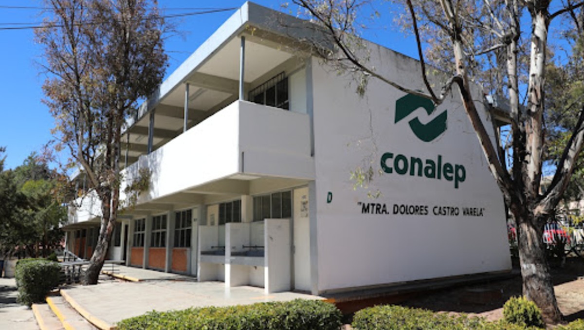 Salvatierra: Estudiante resulta herida dentro de Conalep | Especial
