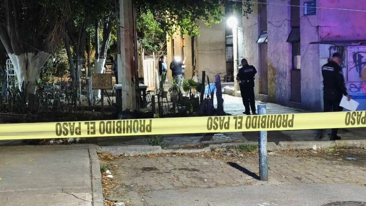 Balacera en la colonia Miravalle de Guadalajara deja un muerto y un herido (Javier León)