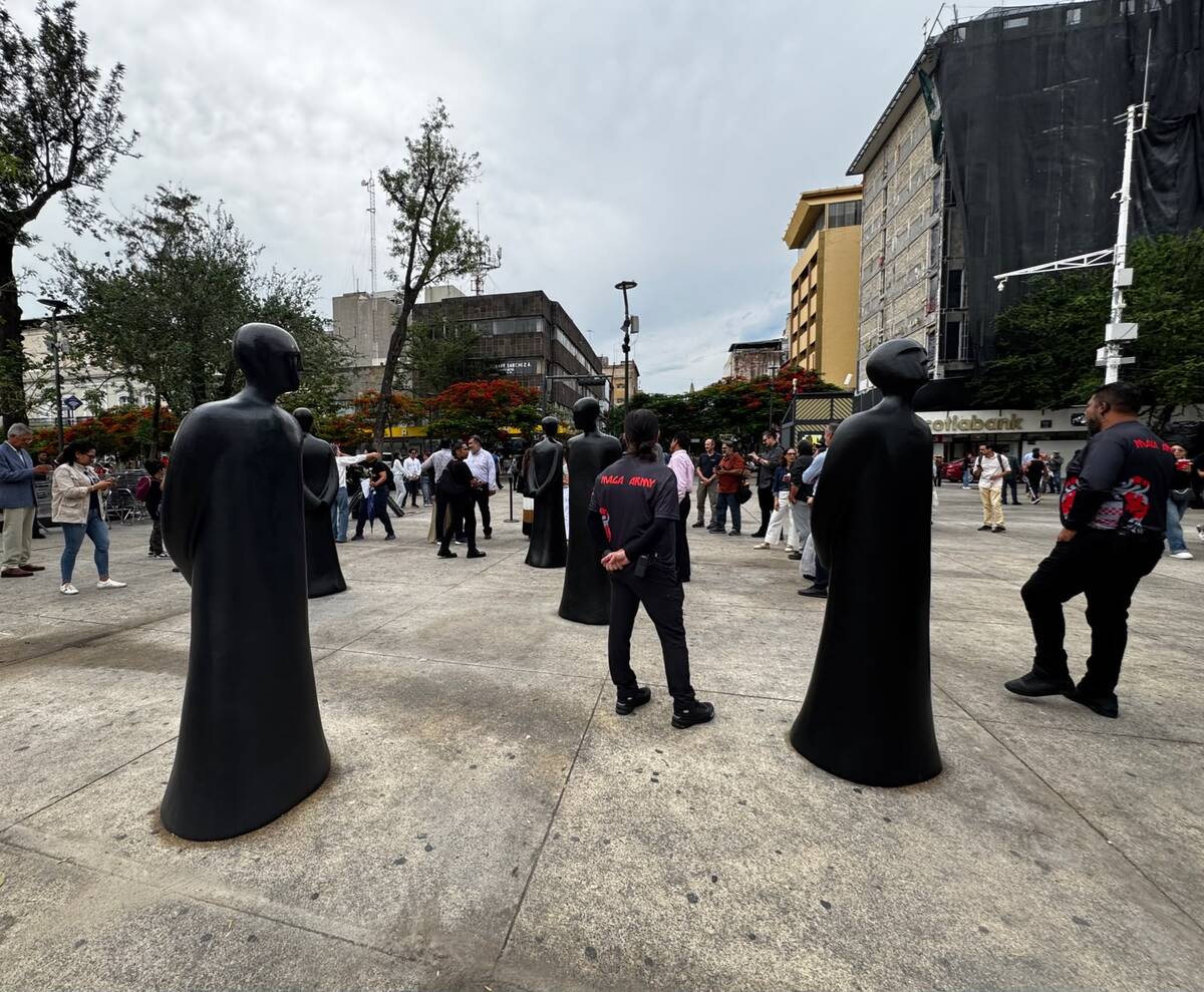 Los Contemplarios, obra del artista jalisciense Adrián Guerrero. (Usi Toledo)