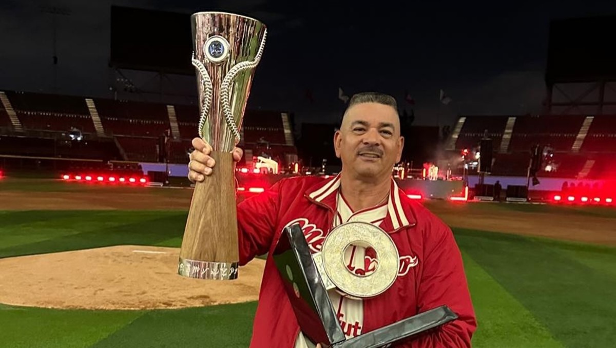 Diablos Rojos despide al coach de pitcheo Roberto Espinoza (Instagram @robertoespinoza)