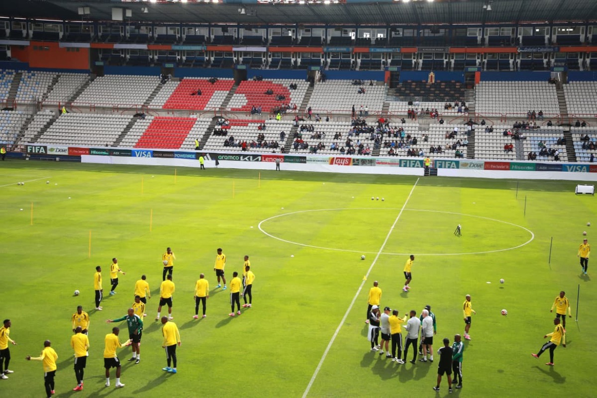 Selección de Sudáfrica entrena a puerta abierta en el estadio Hidalgo. (Jorge Sánchez)
