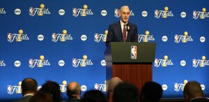 Adam Silver confirmó que el calendario de la NBA previsto para Europa iniciará en 2027, independientemente si llega a un acuerdo con la EuroLiga.