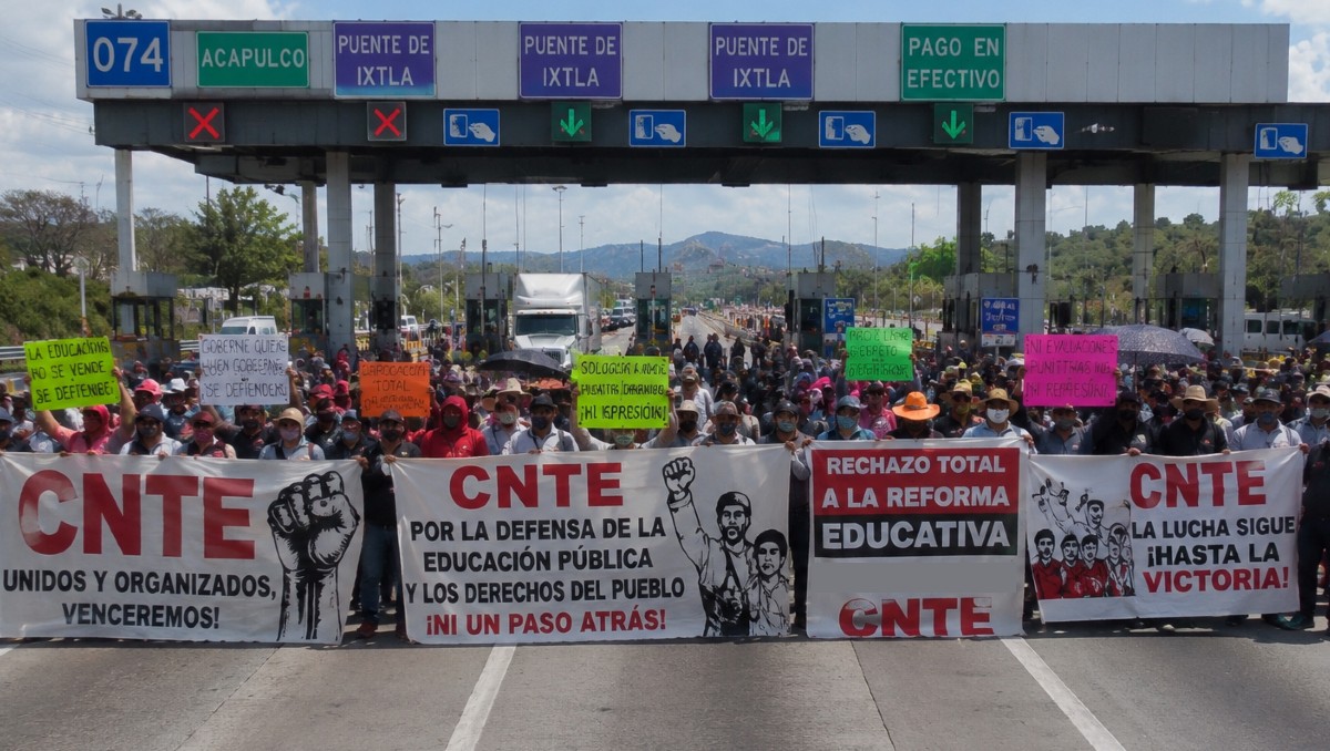Carreteras cerradas por la CNTE | IA DISCOVER