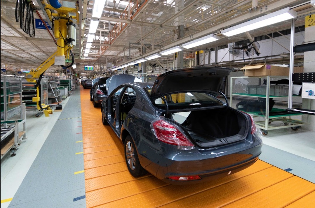 La industria automotriz clasifica los vehículos electrificados en distintas categorías. | Foto: Freepik