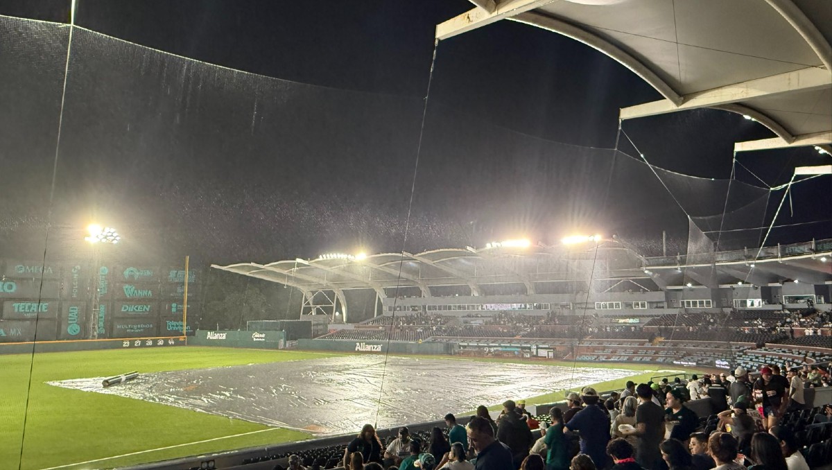 Juego 3 entre Sultanes y Saraperos en Saltillo es suspendido por lluvia (X: @SultanesOficial)