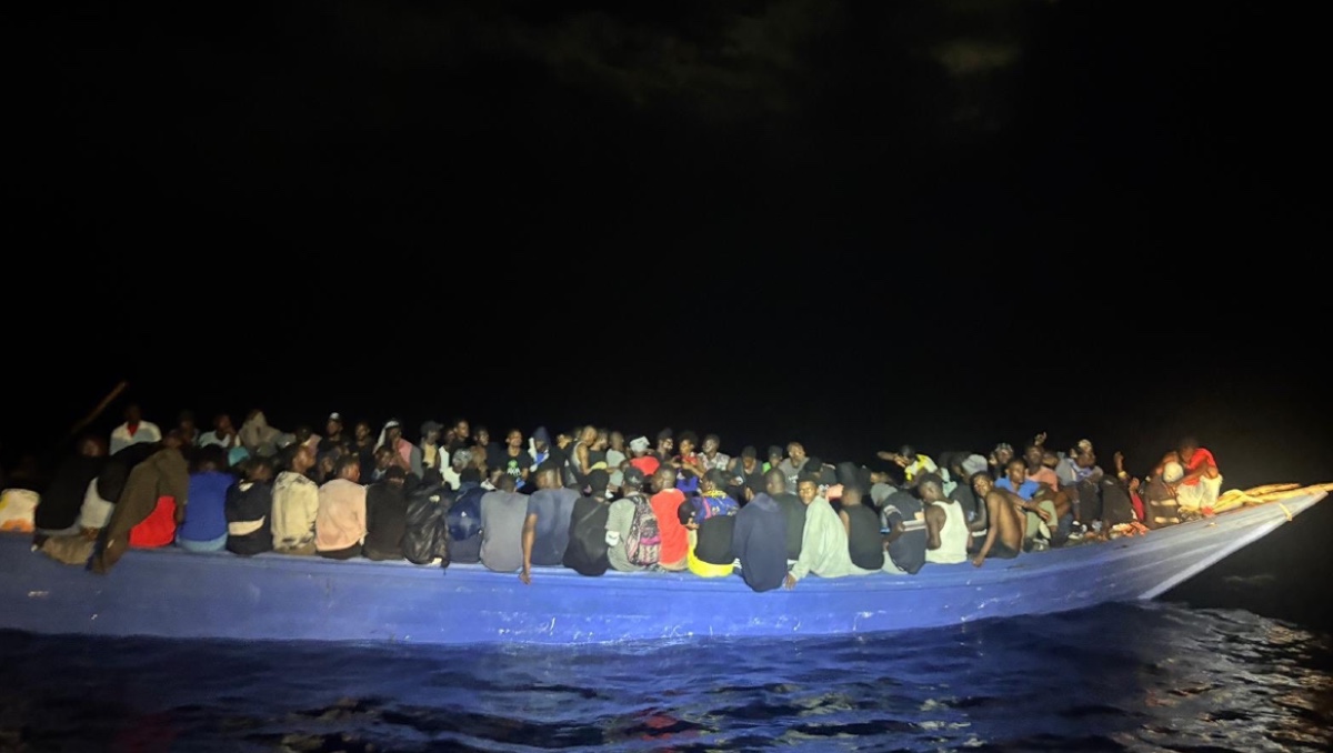 Localizan embarcación con 240 migrantes procedentes de Haití. | Rodney Scott en X