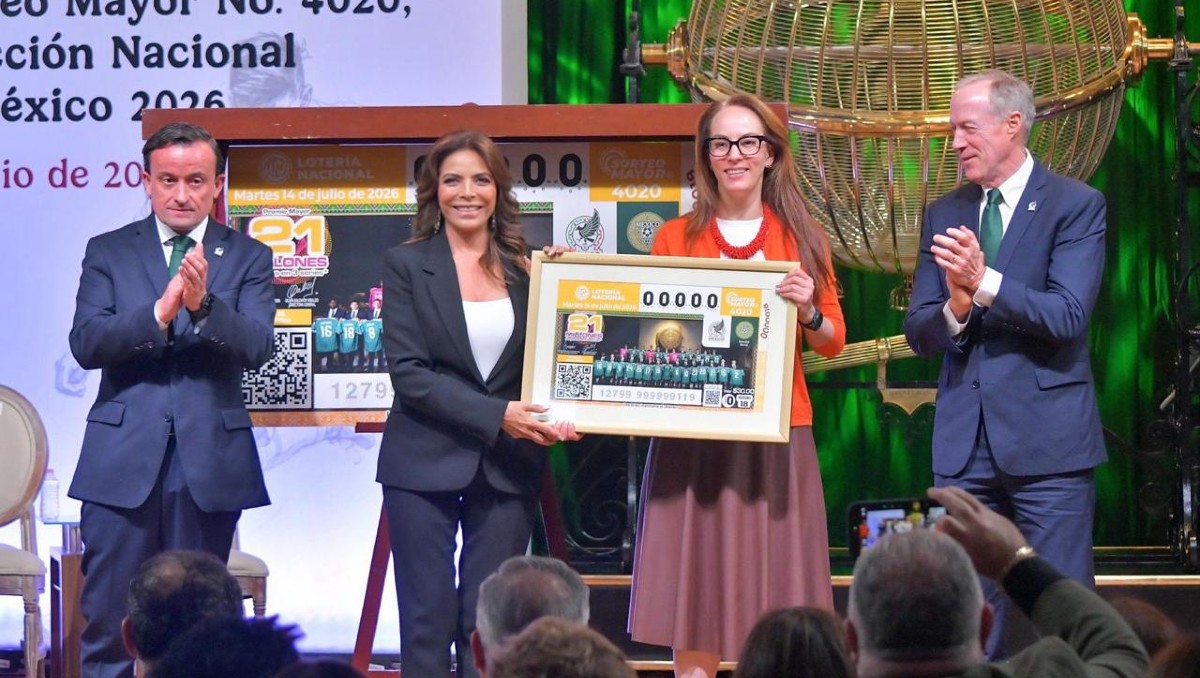 Presentan billete conmemorativo de la Lotería Nacional. | Foto: Especial