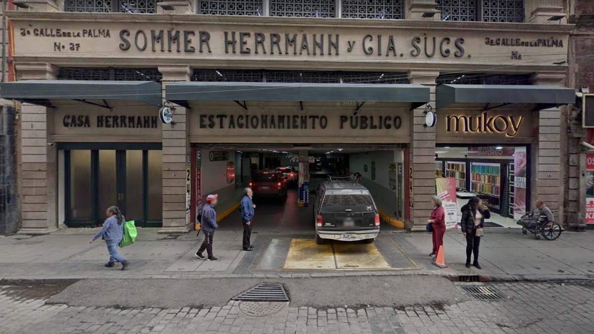 Lo más seguro es dejar el vehículo en estacionamientos subterráneos o públicos. | Foto: Google Maps