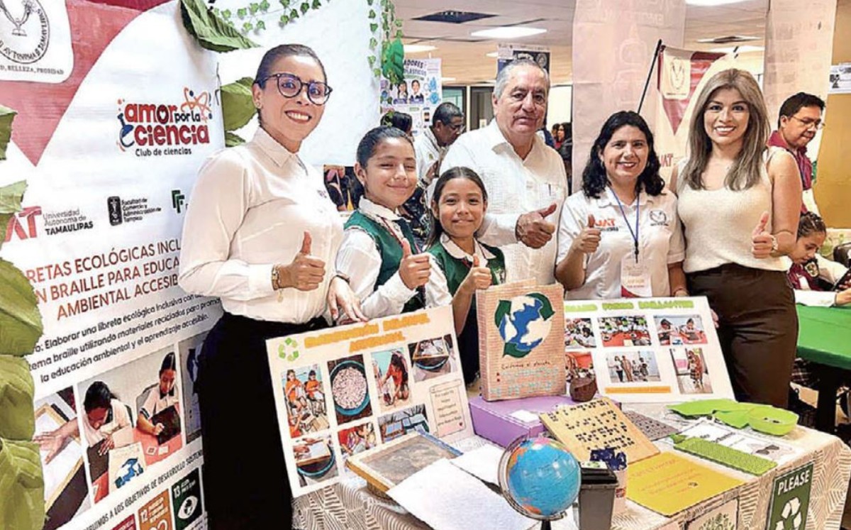 Su asesoría ayudó a los estudiantes en este evento.| ESPECIAL