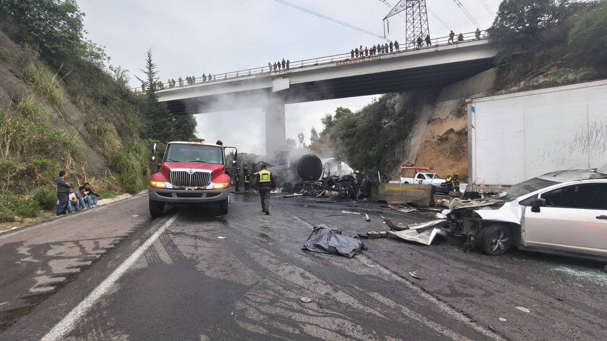 Las autoridades realizan trabajos en la zona. | Foto: Guardia Nacional Carreteras.