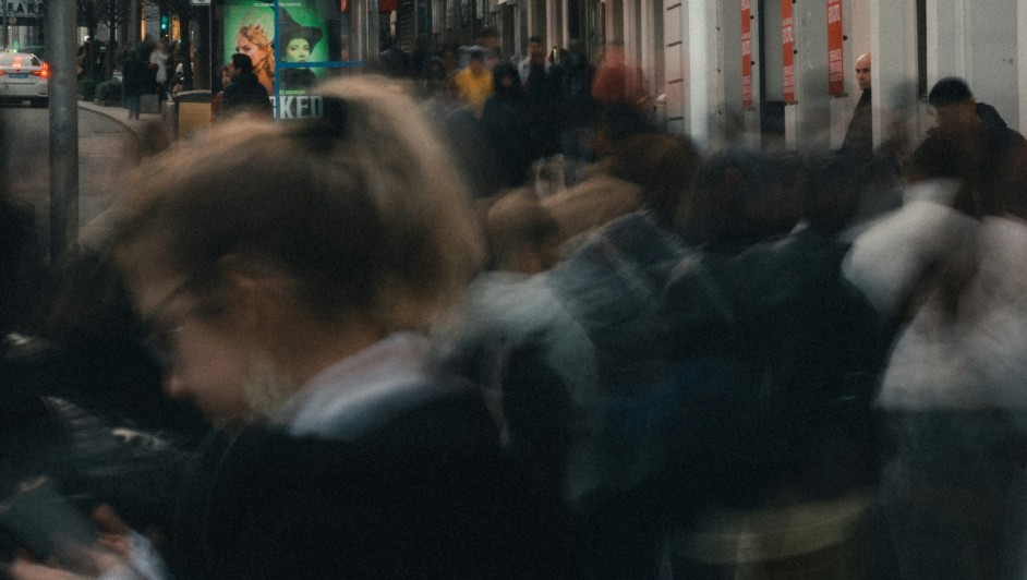 "Y es verdad que una ciudad también son sus ruidos". (Foto de Alinson torres en Unsplash).jpg
