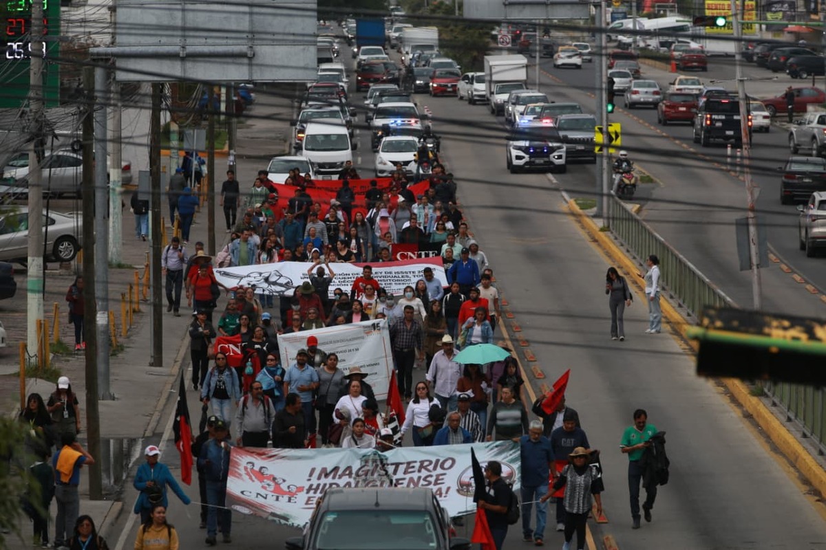Maestros de la CNTE liberan más de una docena de gasolineras en Tuxtla