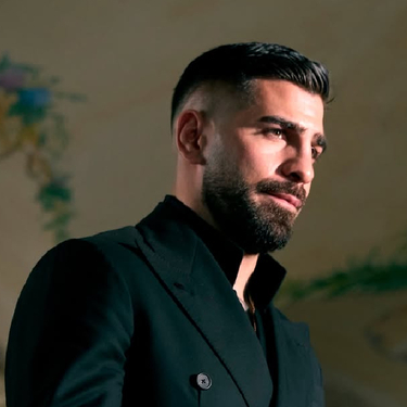 Ilia Topuria, actual campeón peso pluma de la UFC, estrena una nueva miniserie documental con HBO Max titulada 'Los Topuria'.