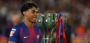 LaLiga nombró este viernes a Lamine Yamal, del FC Barcelona, como el mejor jugador de la temporada 2025-2026; el jugador también recibió el Trofeo Zarra.