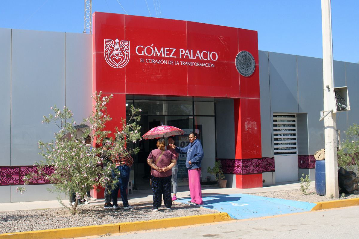 Promete Sideapa atender fallas en suministro de agua en Gómez Palacio. | Rolando Riestra.