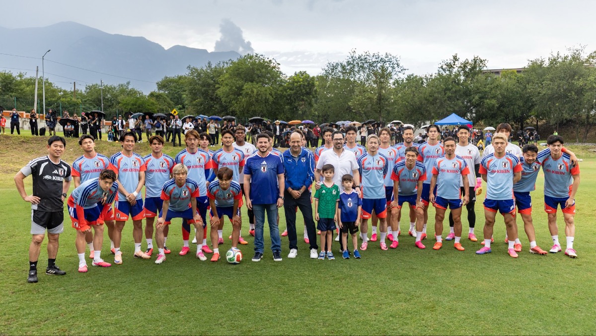 Samuel García visita el entrenamiento de la Selección de Japón en El Barrial (X @samuel_garcias)