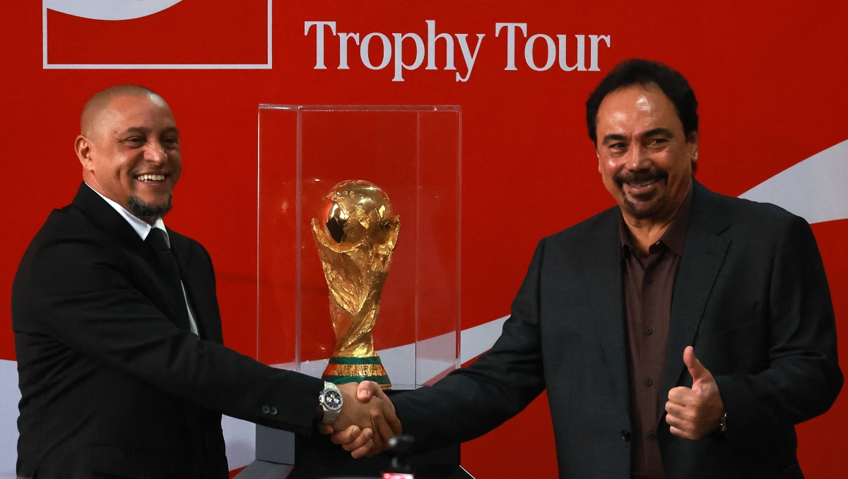 El trofeo del Mundial llega a la Ciudad de México para la última parada del tour (Reuters)