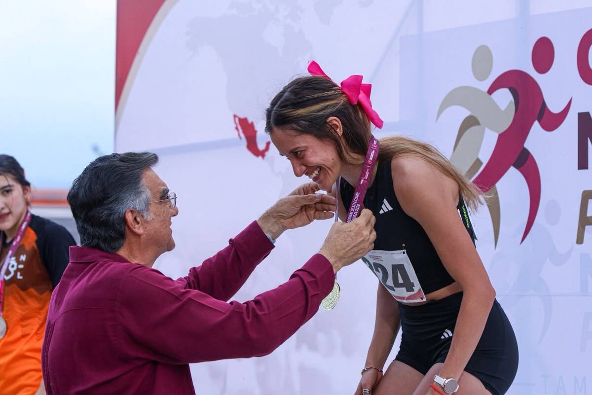 El gobernador Américo Villarreal asistió al Campeonato Nacional de Atletismo de Primera Fuerza realizado en Ciudad Victoria.